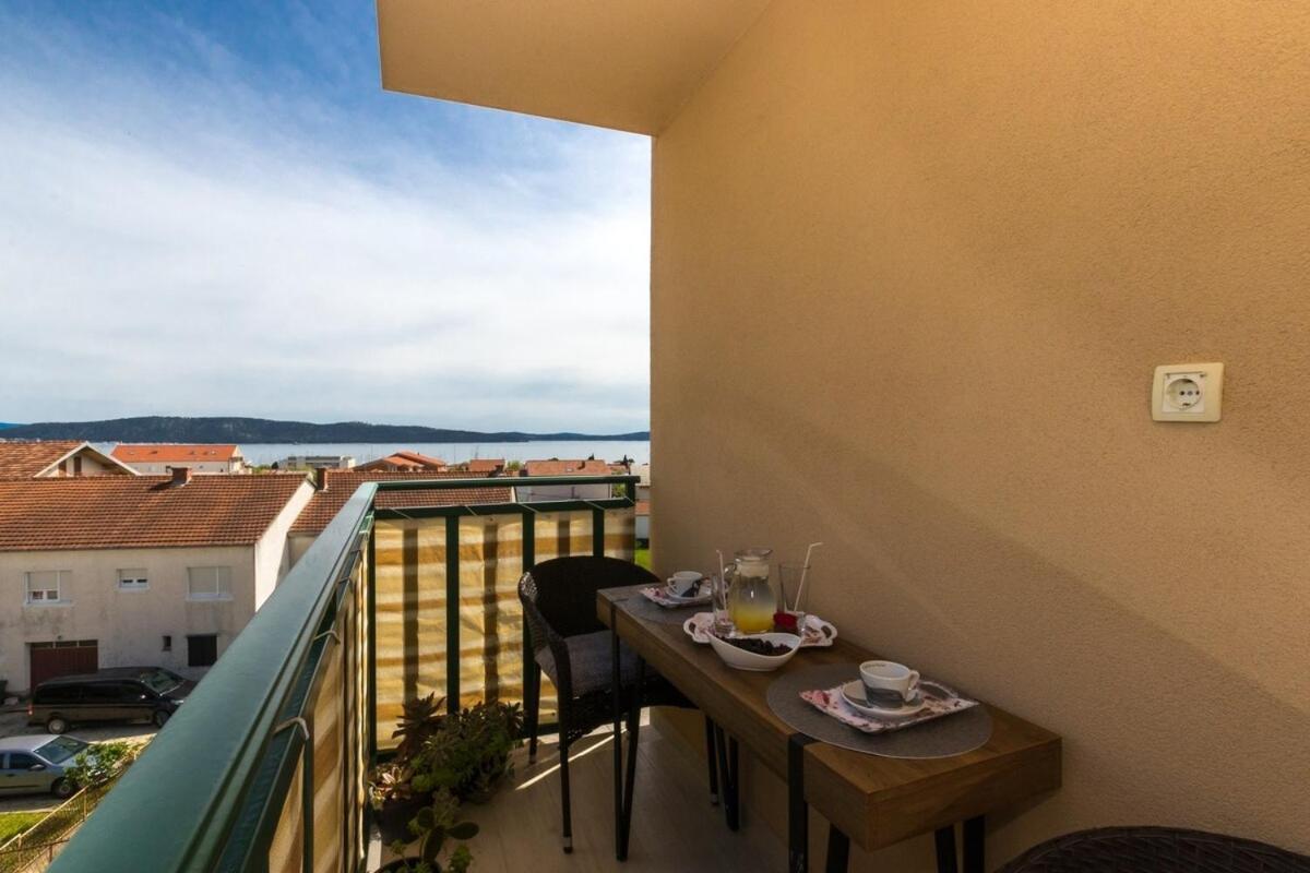 Apartments With A Parking Space Kastel Gomilica, Kastela - 21138 Ngoại thất bức ảnh