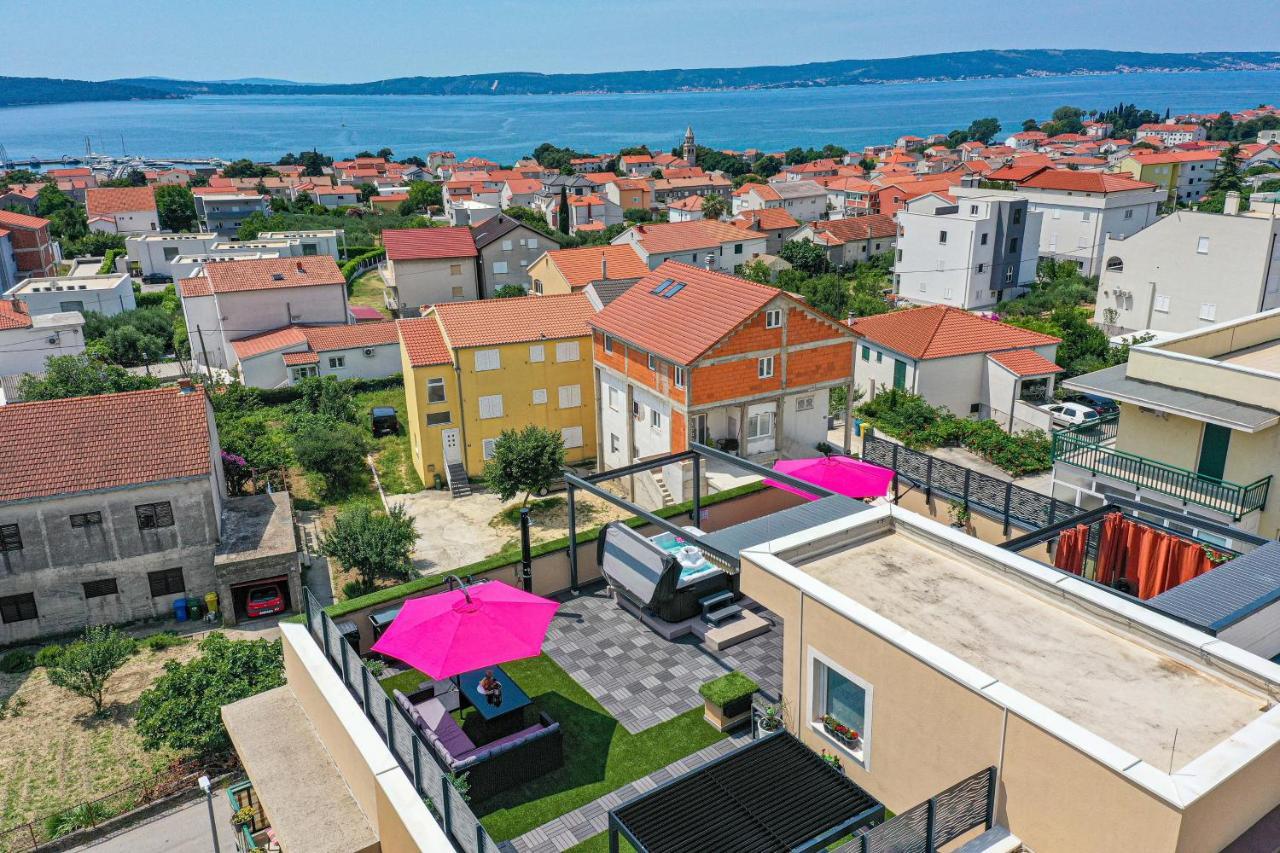 Apartments With A Parking Space Kastel Gomilica, Kastela - 21138 Ngoại thất bức ảnh